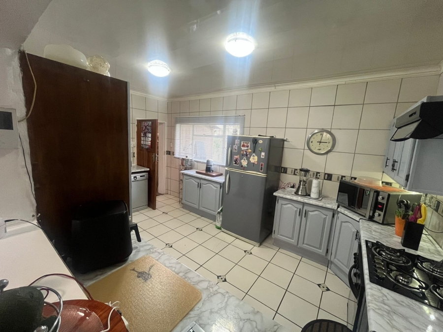 3 Bedroom Property for Sale in Geelhoutpark North West